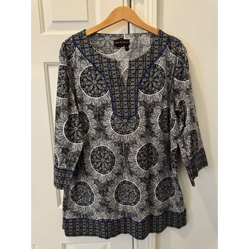 Dana Buchman Womens XL Black White Medallion Tunic Top 3/4 Sleeveโ Blue Trim
